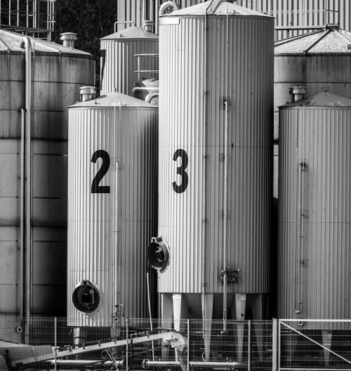 silos-8253284_1280